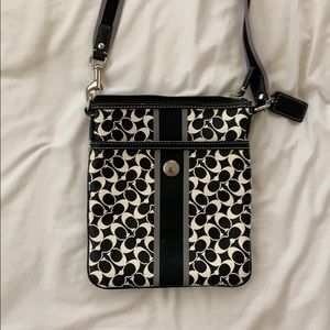 Black and White Coach Crossbody Bag🖤